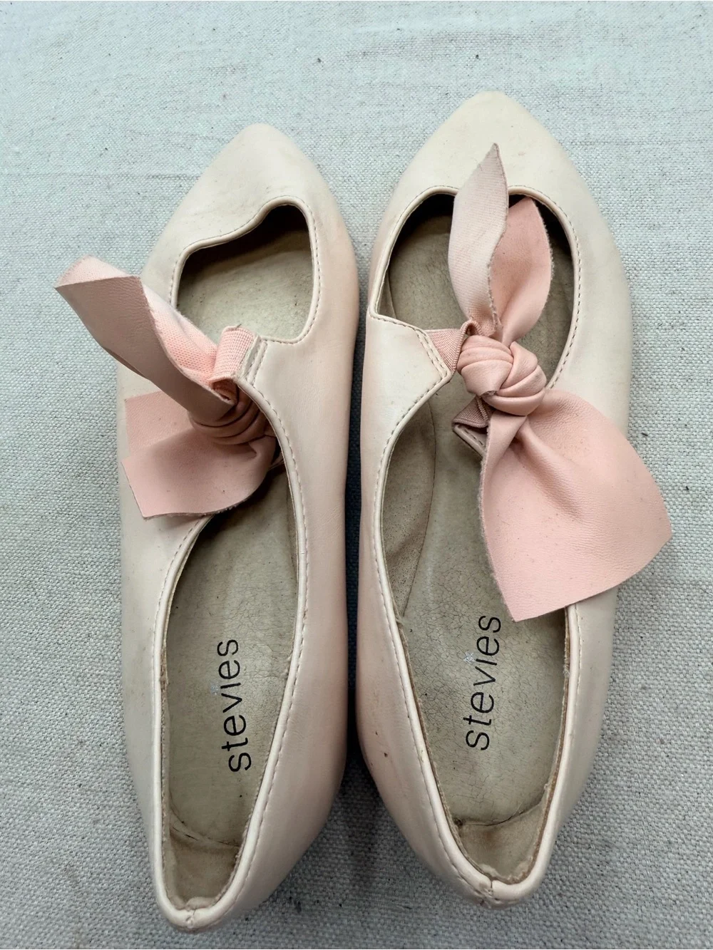 Pale Pink Pointed Bow Flats